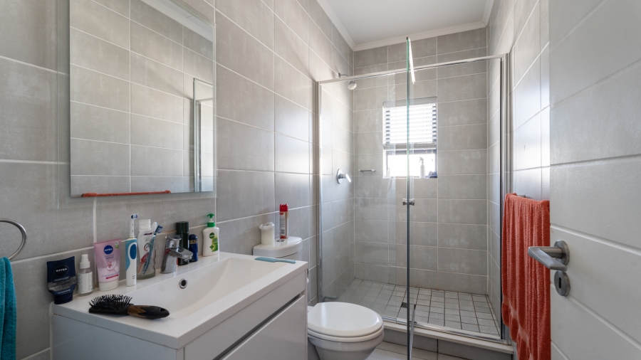 1 Bedroom Property for Sale in De Zicht Estate Western Cape